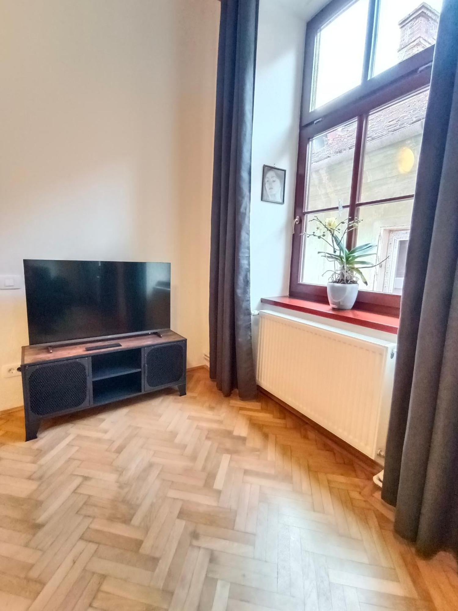 Apartment Pif Hirscher Brașov