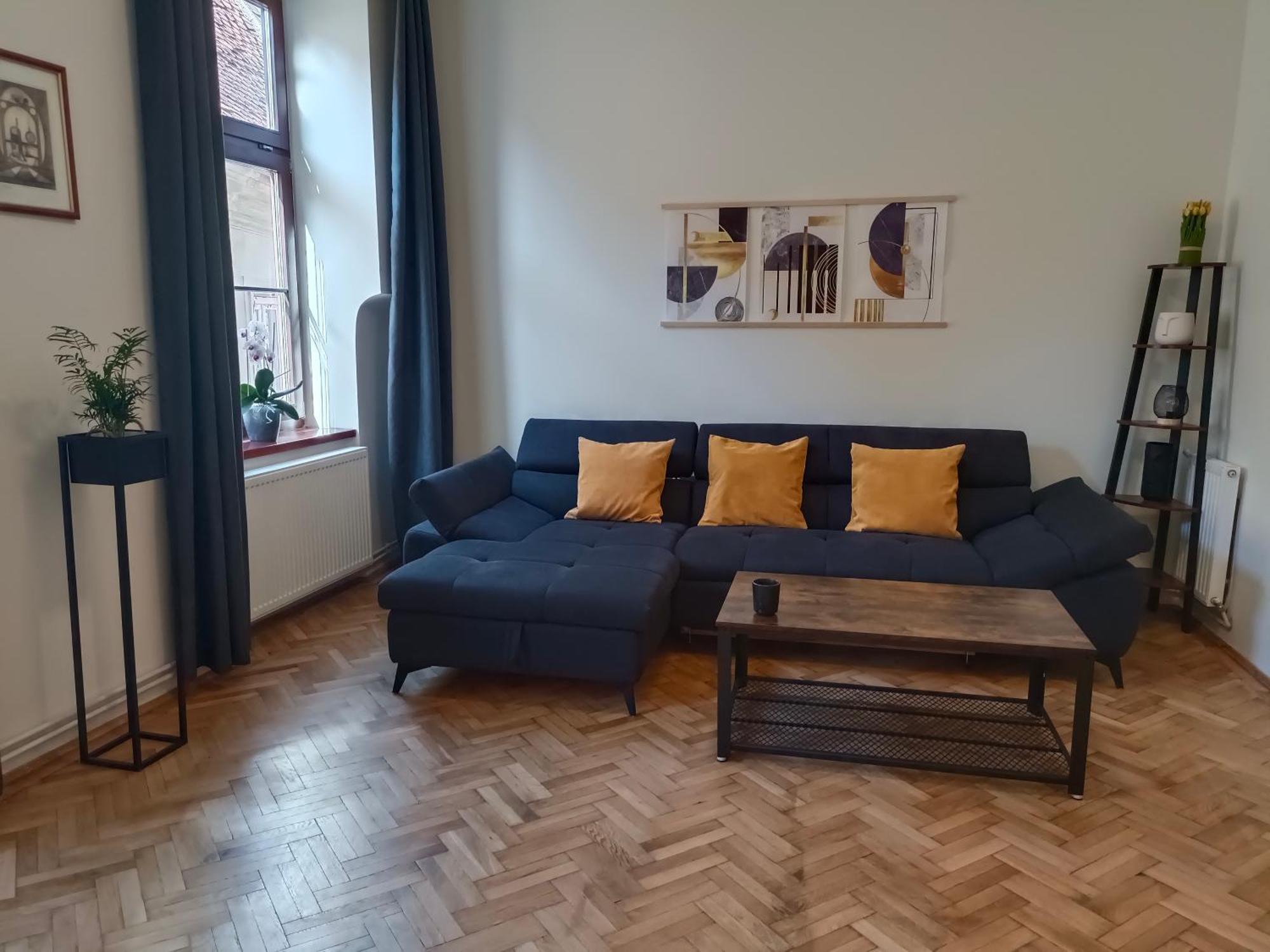 Pif Hirscher Apartment