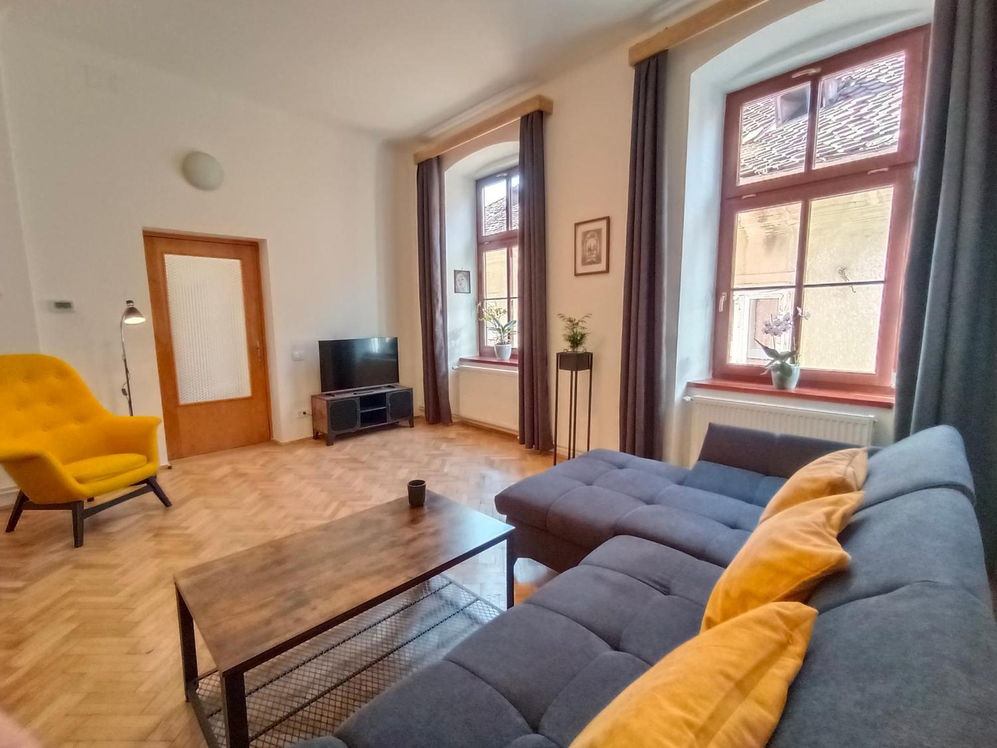Pif Hirscher Apartment
