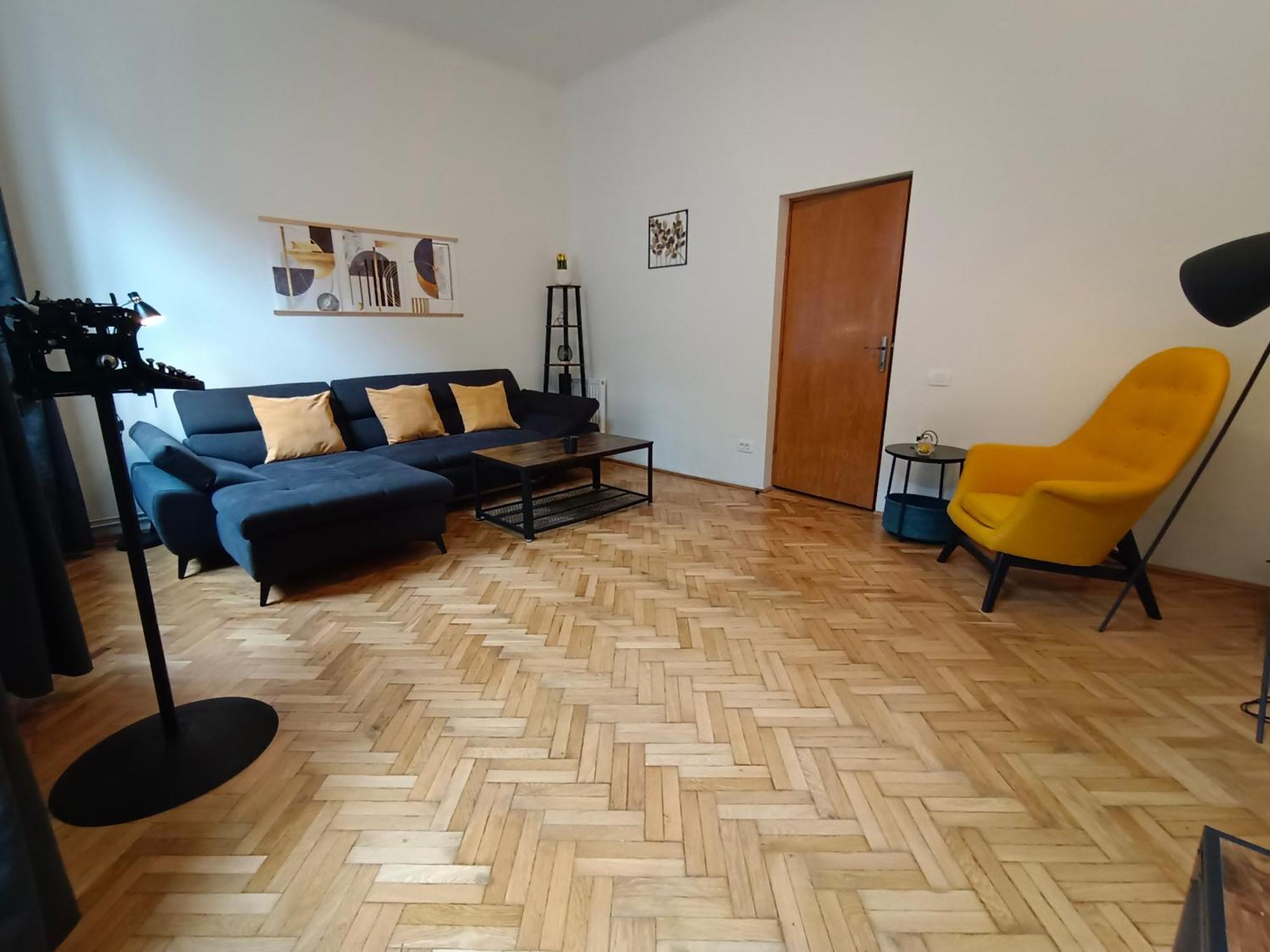 Pif Hirscher Apartment Brașov